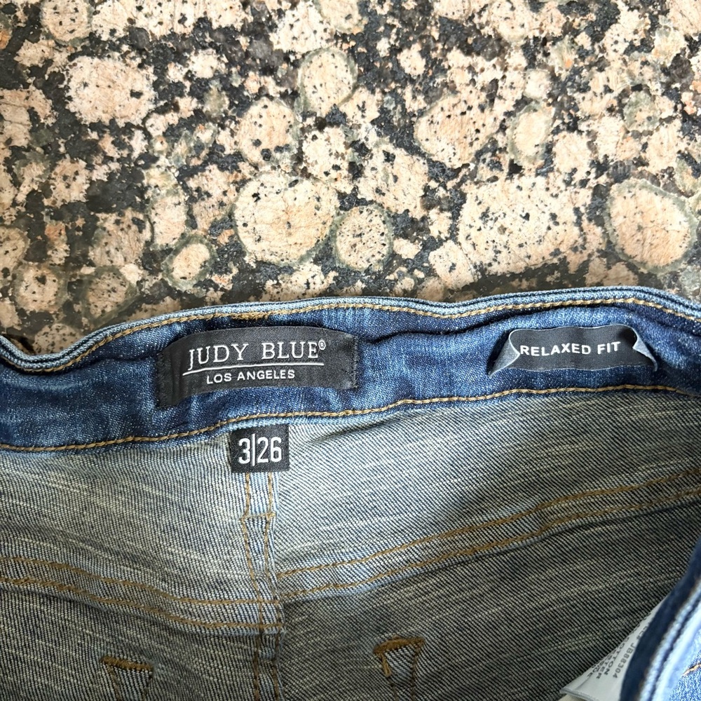 Judy Blue Women’s Size 3/26 Relaxed Fit Stretch Jeans Blue Denim Distressed - Picture 4 of 6